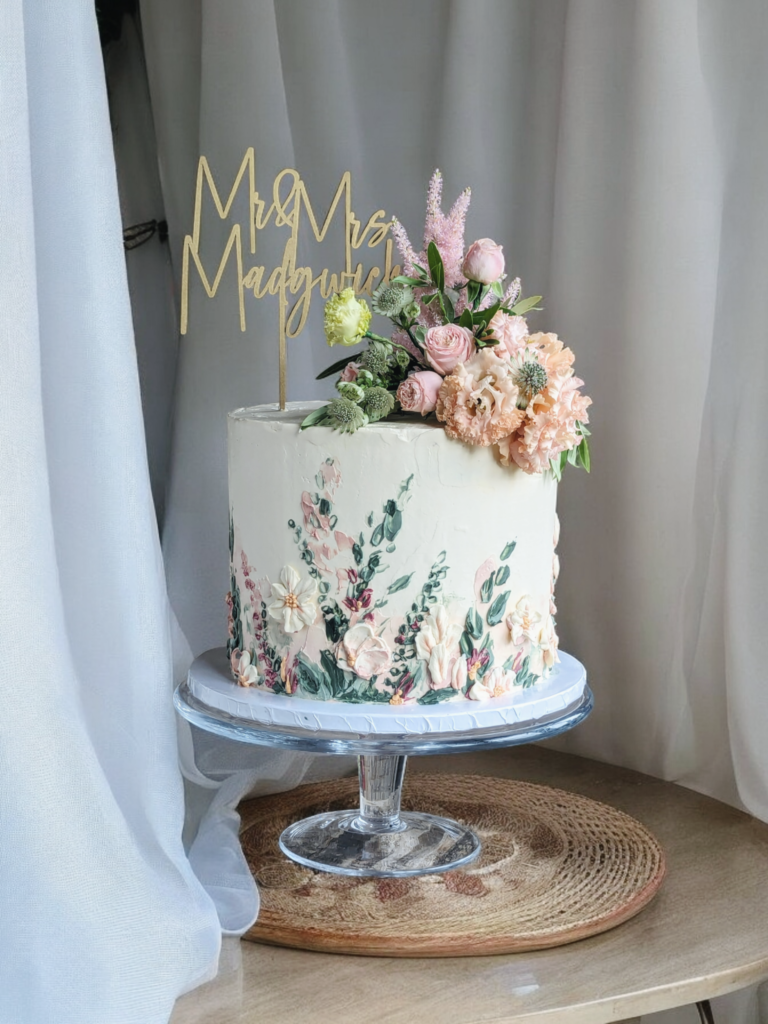 small floral wedding cake Hampshire 